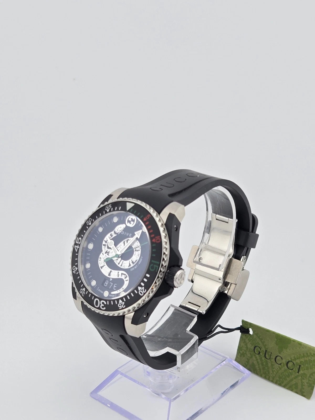 Gucci Dive Men's Snake Dial Rubber Strap Watch -YA136323